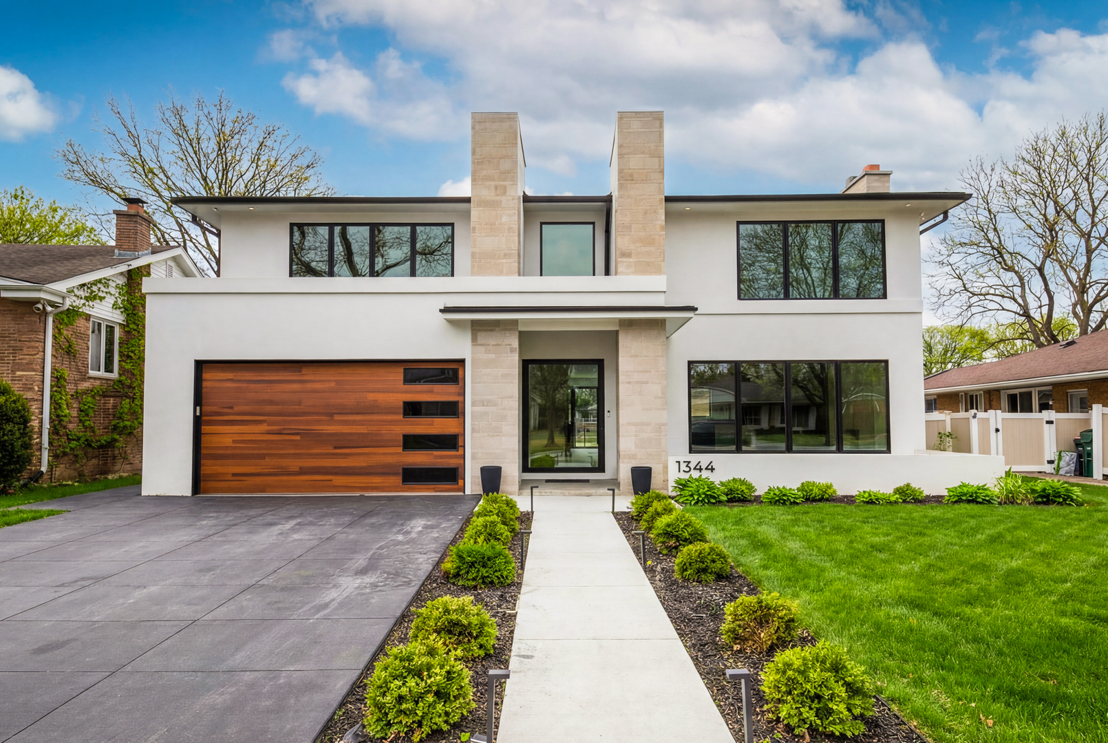 1344 S Chester Avenue, Park Ridge, IL 60068