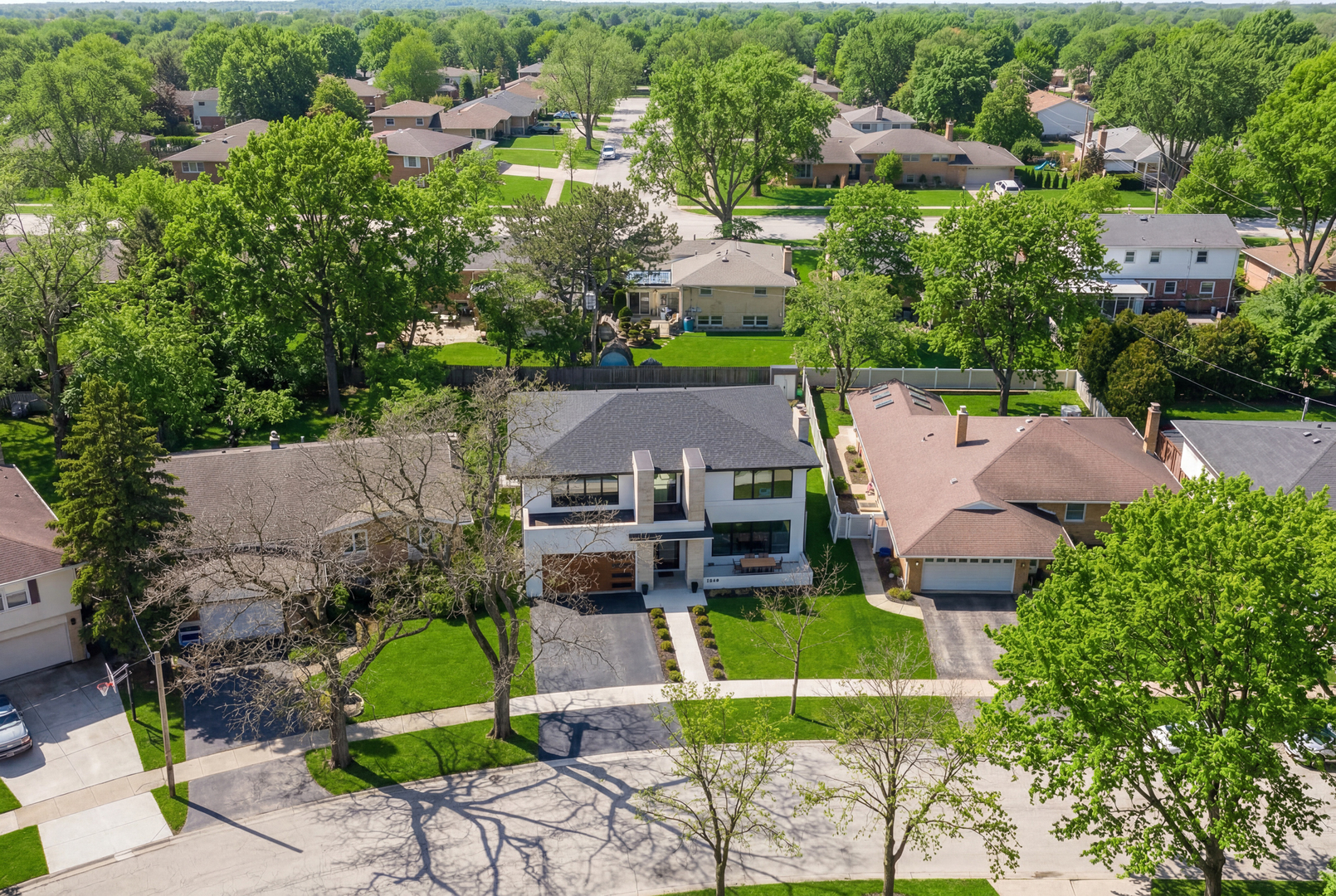 1344 S Chester Avenue, Park Ridge, IL 60068