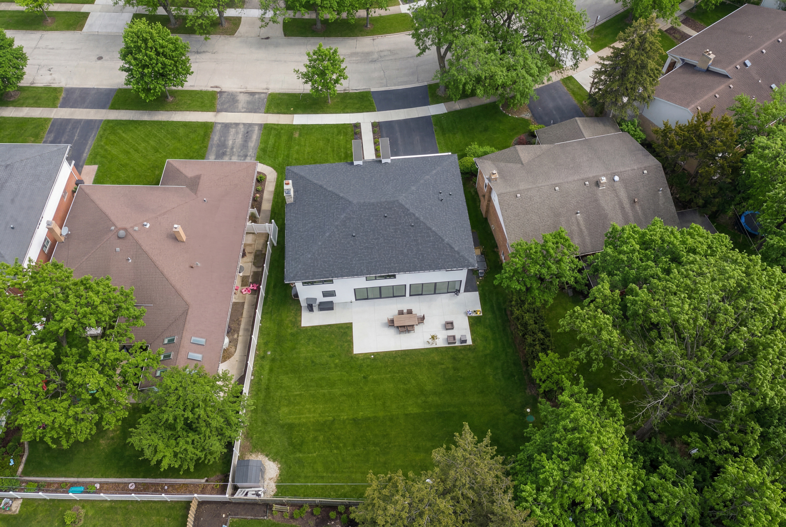 1344 S Chester Avenue, Park Ridge, IL 60068