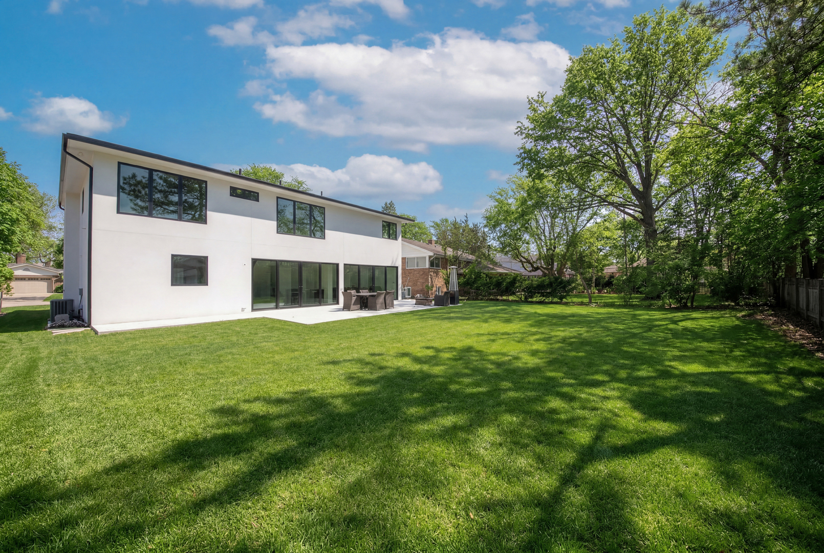 1344 S Chester Avenue, Park Ridge, IL 60068