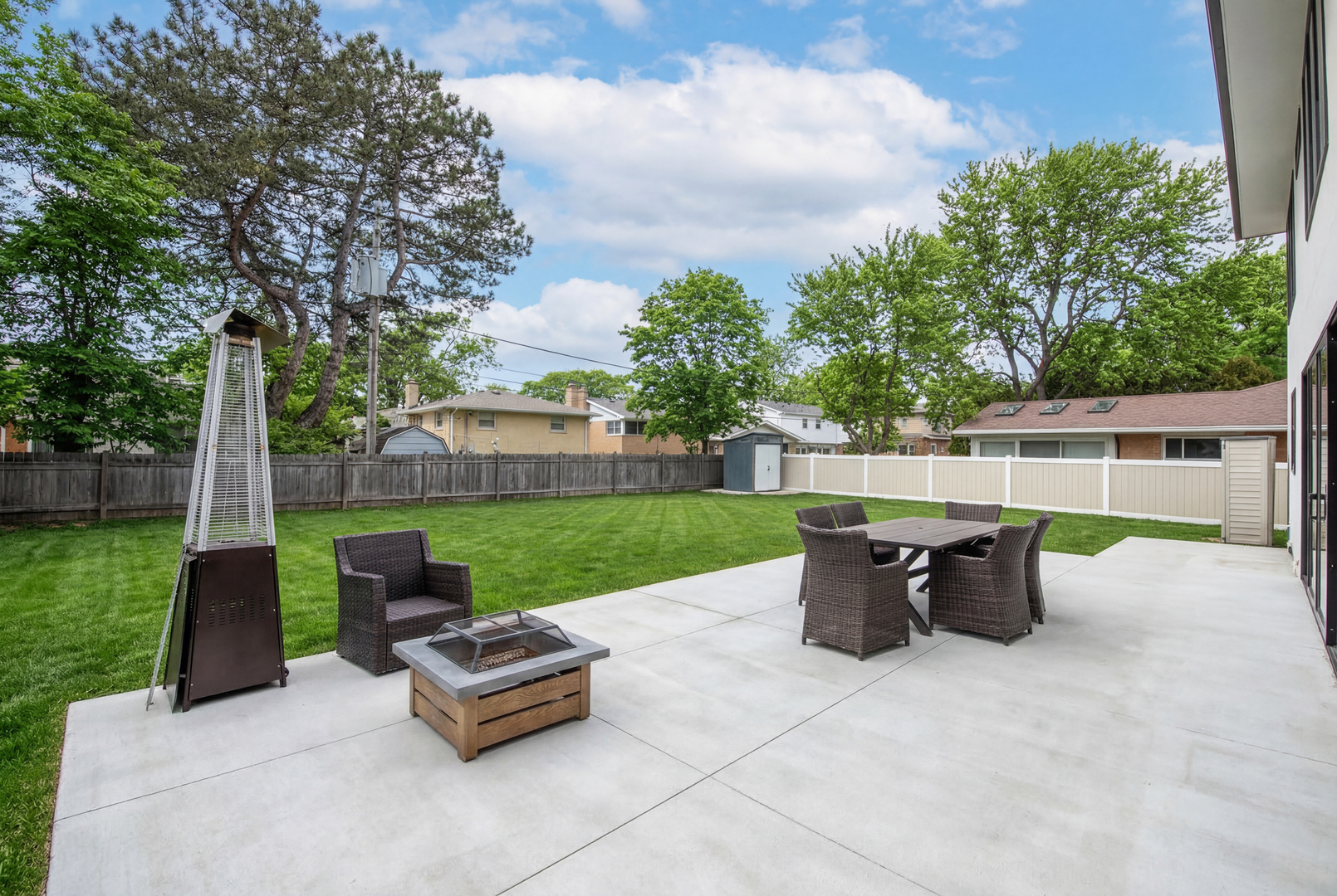 1344 S Chester Avenue, Park Ridge, IL 60068