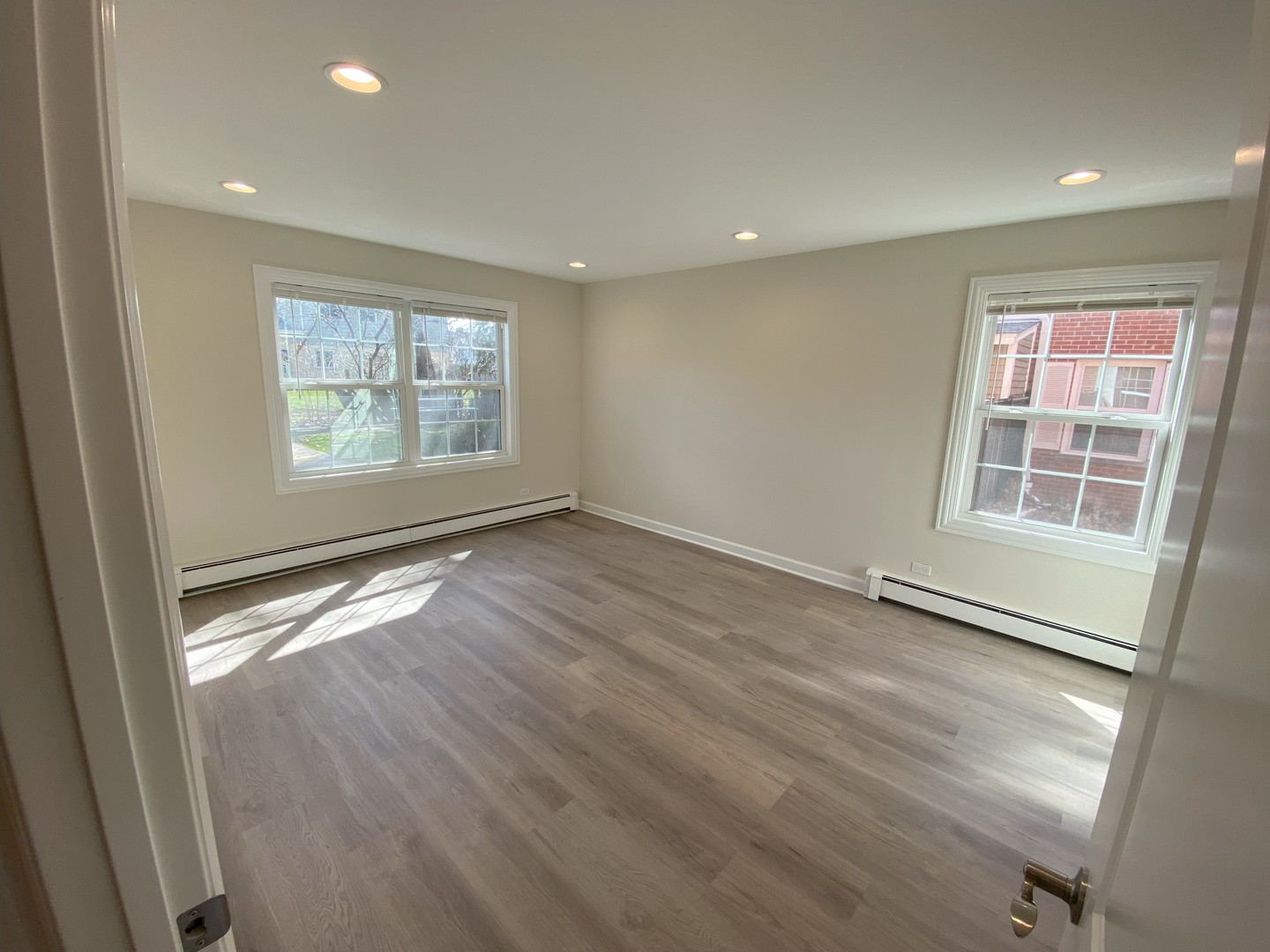 785 Pershing Avenue #4-A, Glen Ellyn, IL 60137