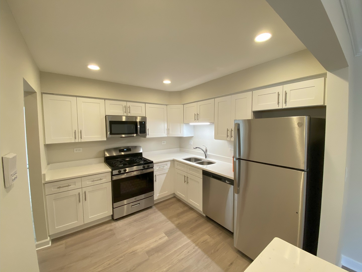 785 Pershing Avenue #4-A, Glen Ellyn, IL 60137