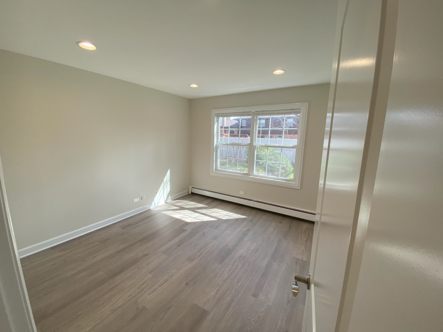 785 Pershing Avenue #4-A, Glen Ellyn, IL 60137