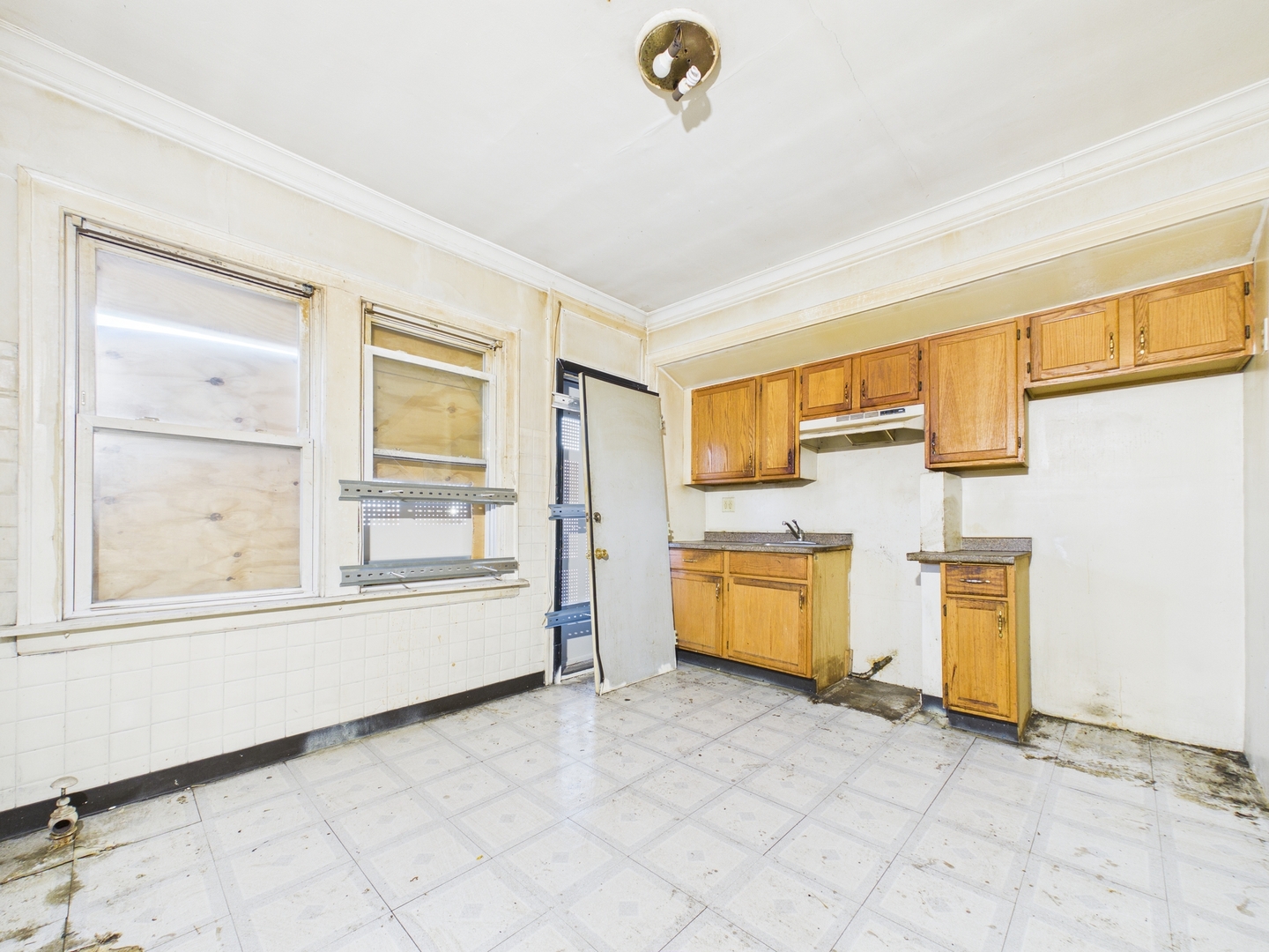 6602 S Troy Street, Chicago, IL 60629