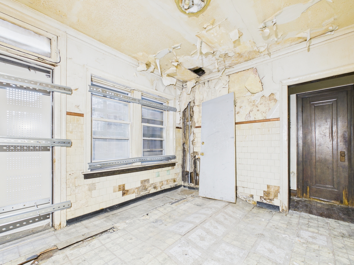 6602 S Troy Street, Chicago, IL 60629