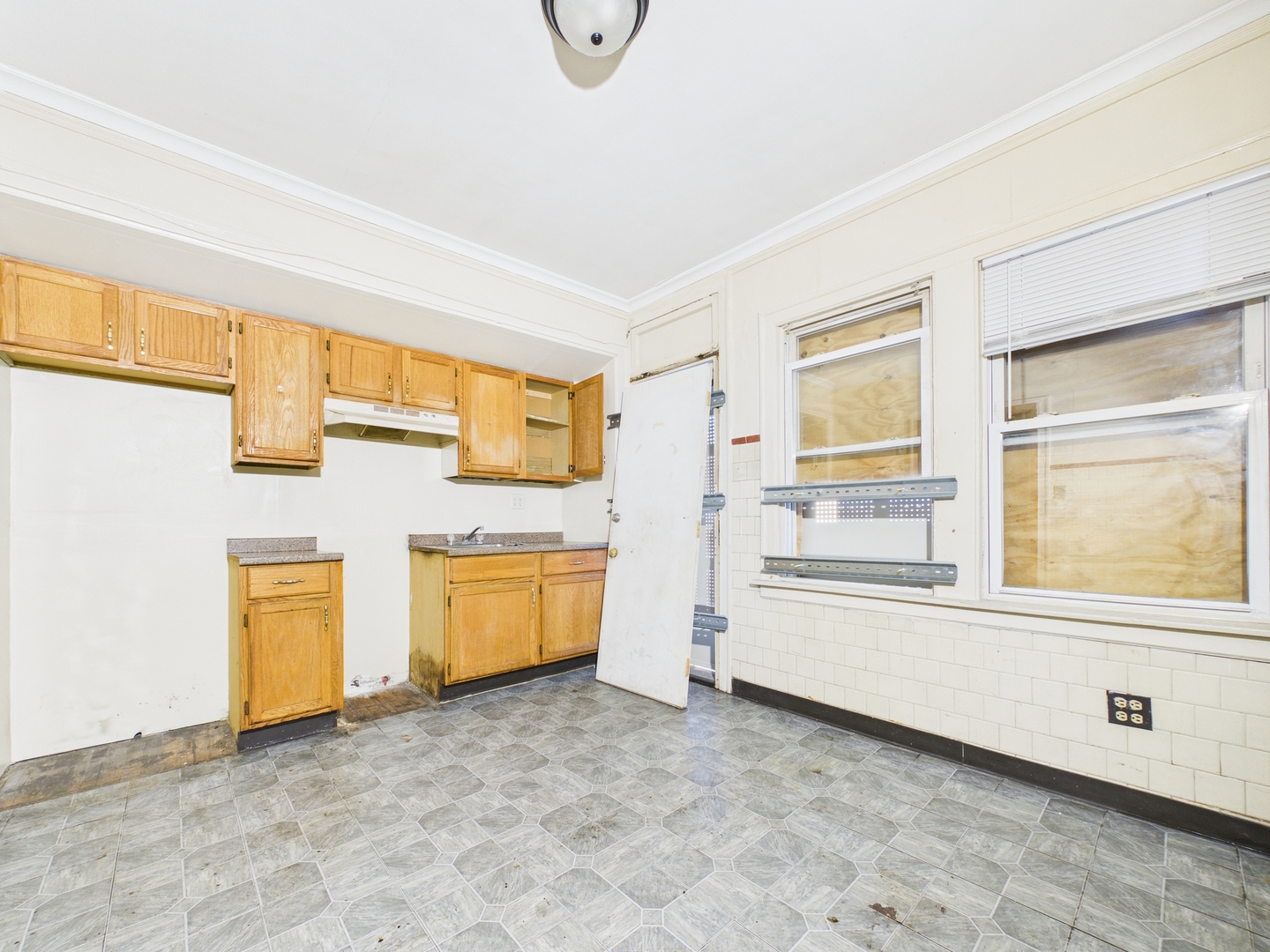 6602 S Troy Street, Chicago, IL 60629