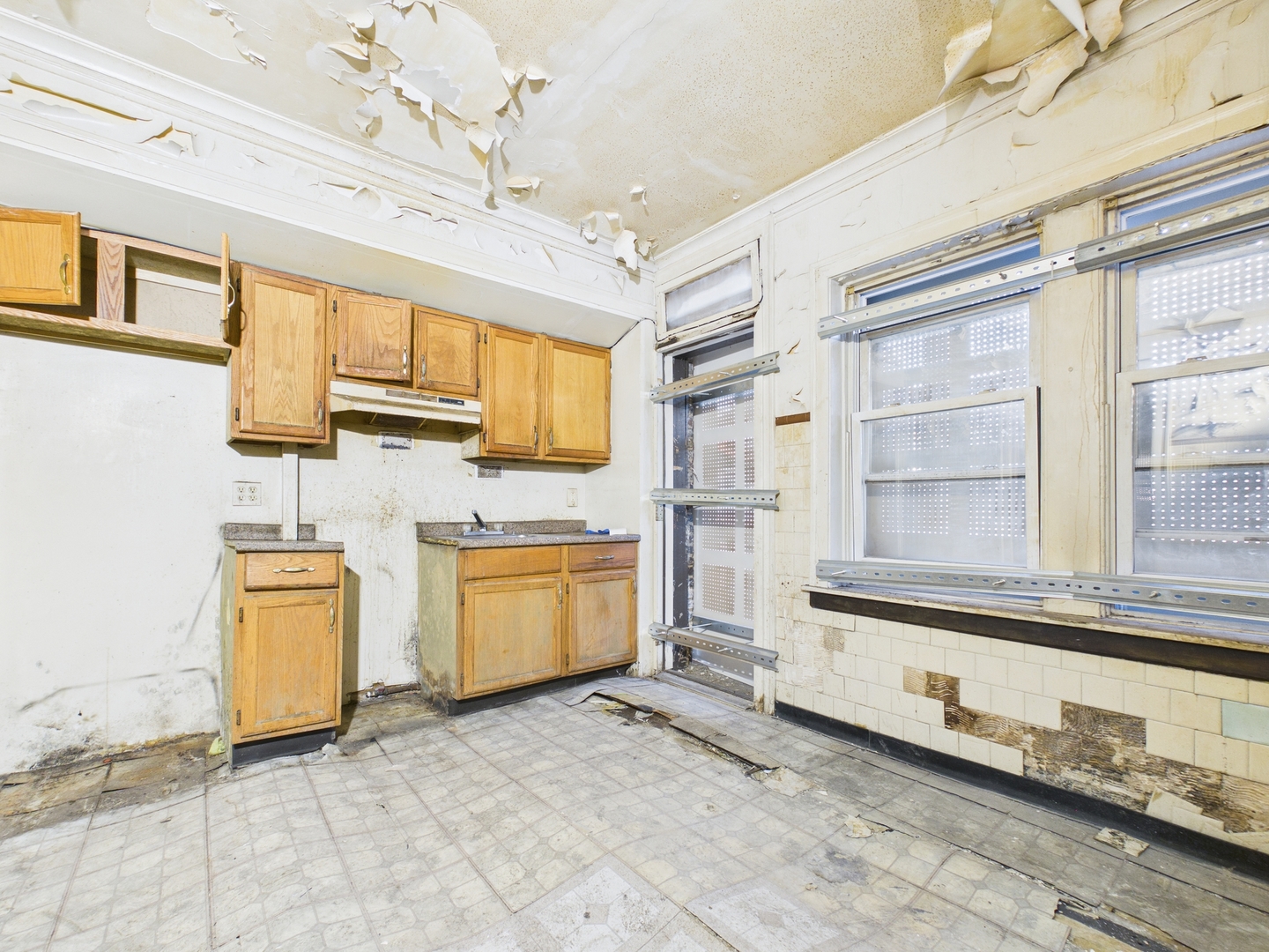 6602 S Troy Street, Chicago, IL 60629