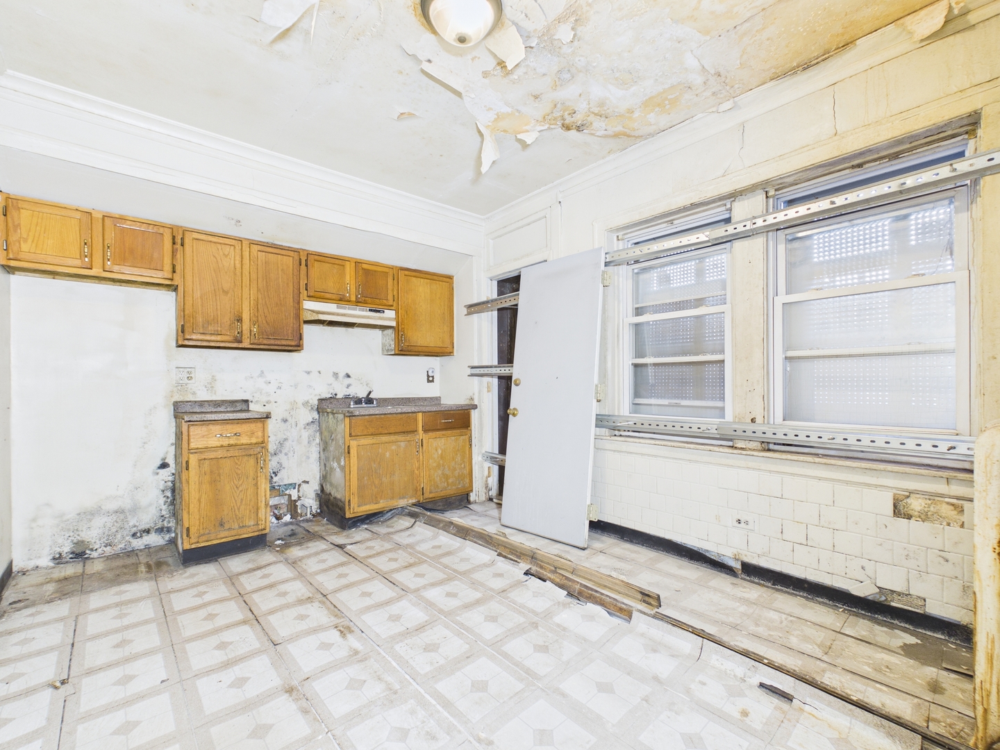 6602 S Troy Street, Chicago, IL 60629