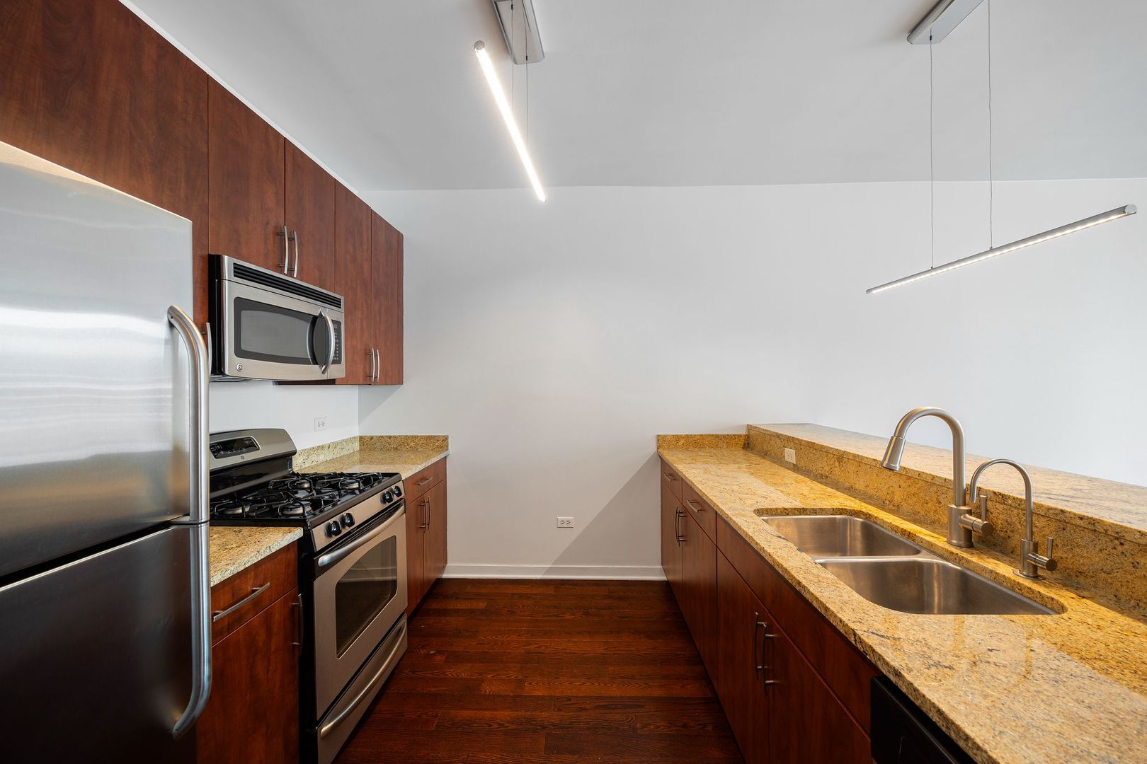 757 N Orleans Street #605, Chicago, IL 60654