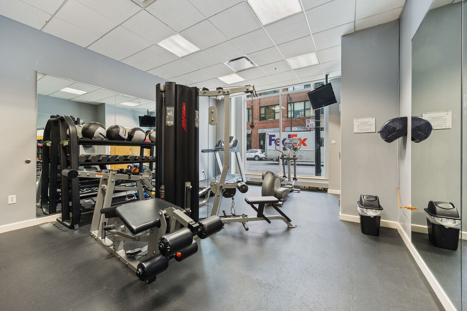 757 N Orleans Street #605, Chicago, IL 60654