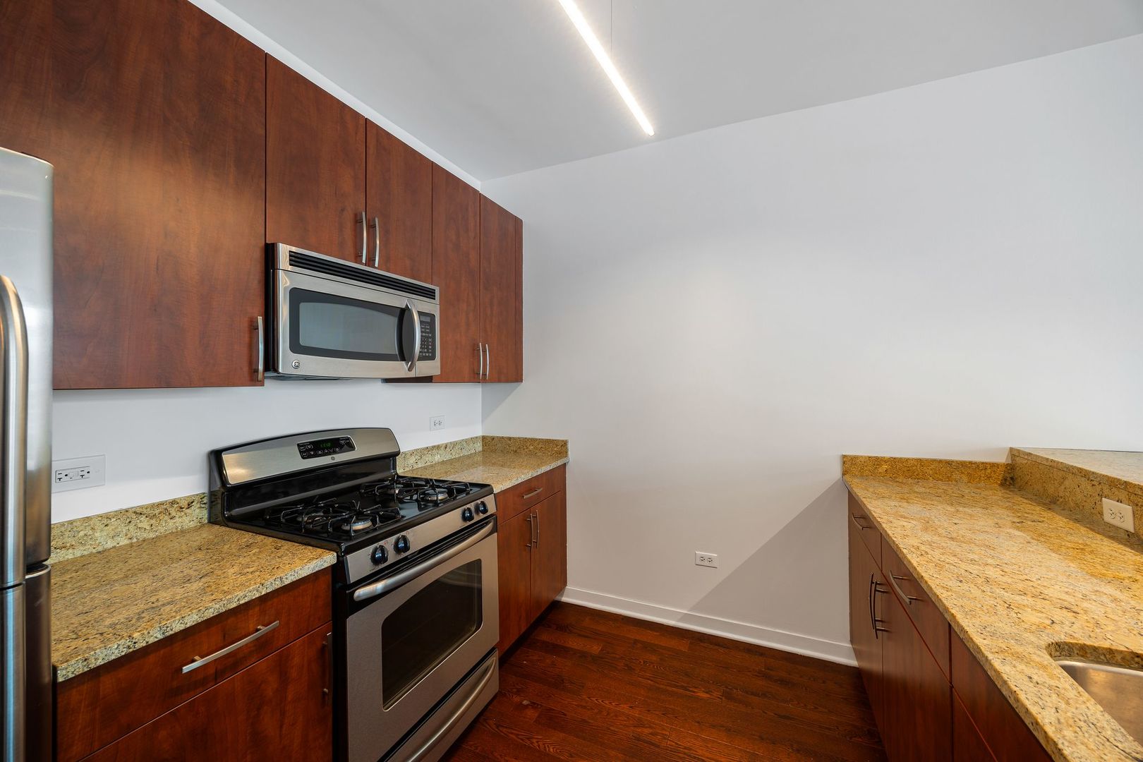757 N Orleans Street #605, Chicago, IL 60654