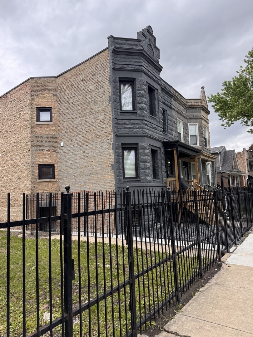 818 S Karlov Avenue #1, Chicago, IL 60624