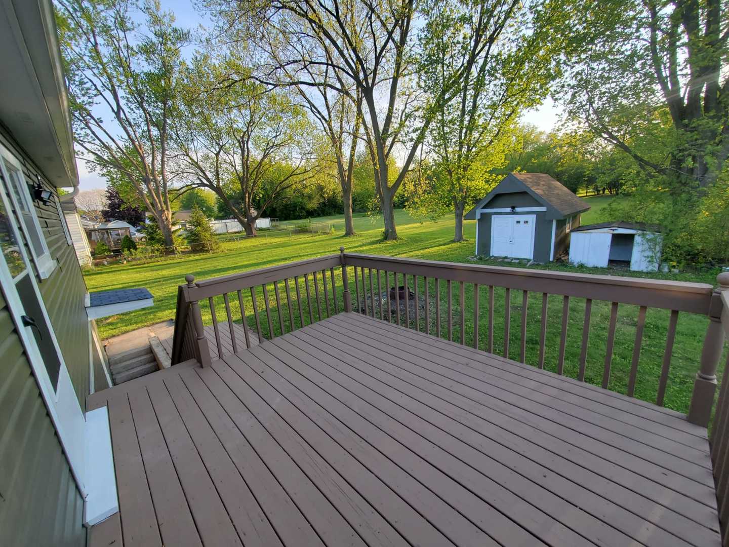 1048 Belle Plaine Avenue, Gurnee, IL 60031