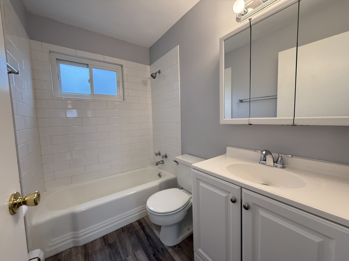 575 Berry Avenue #2B, Grayslake, IL 60030