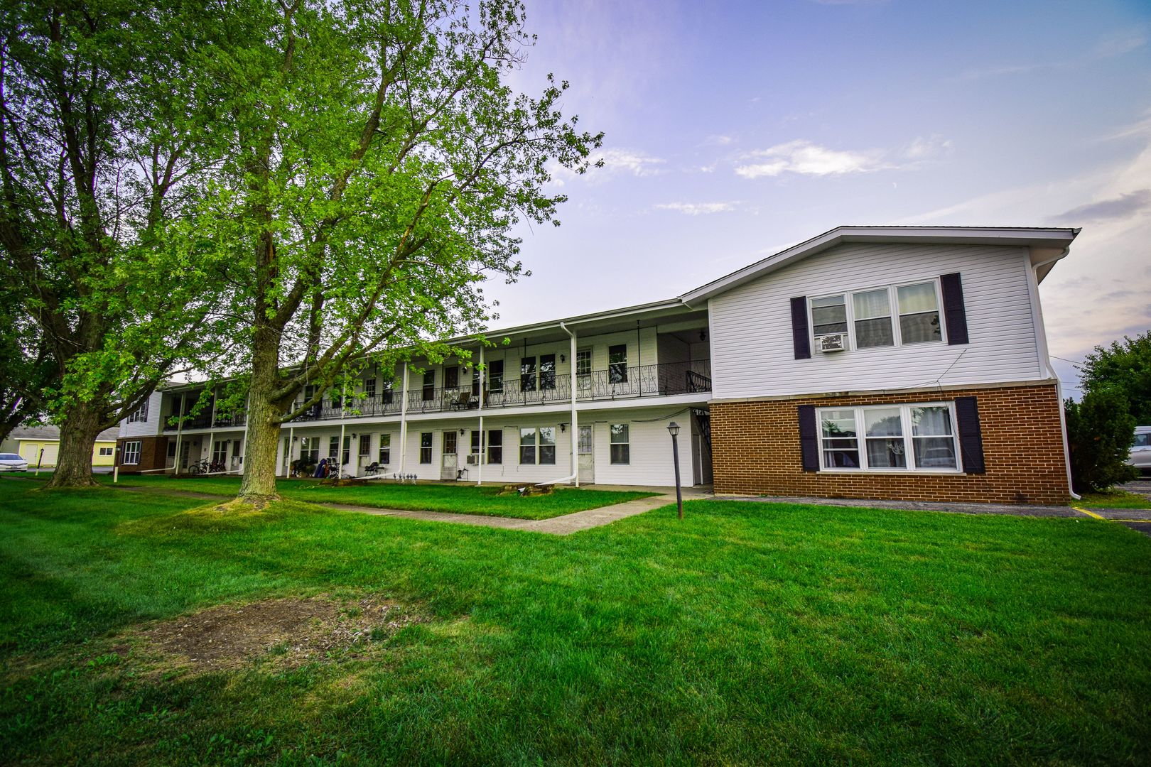 575 Berry Avenue #2B, Grayslake, IL 60030