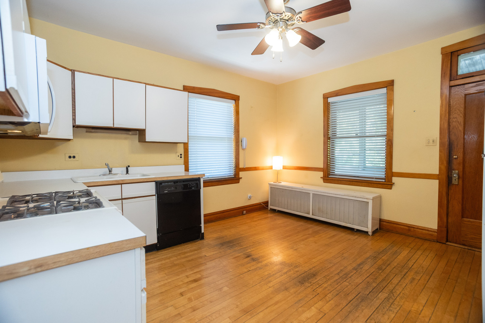 1220 S River Road, Des Plaines, IL 60018