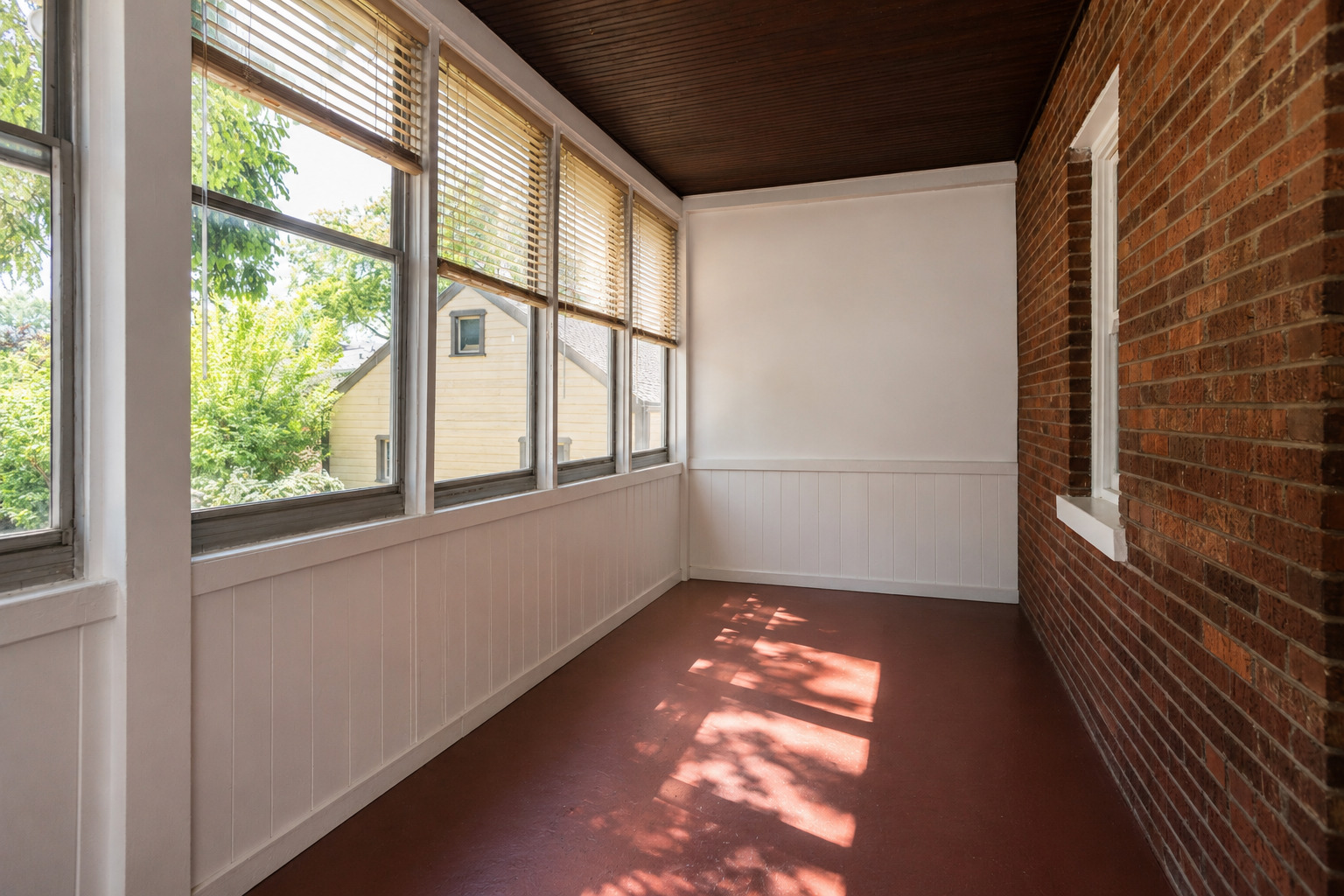 1220 S River Road, Des Plaines, IL 60018
