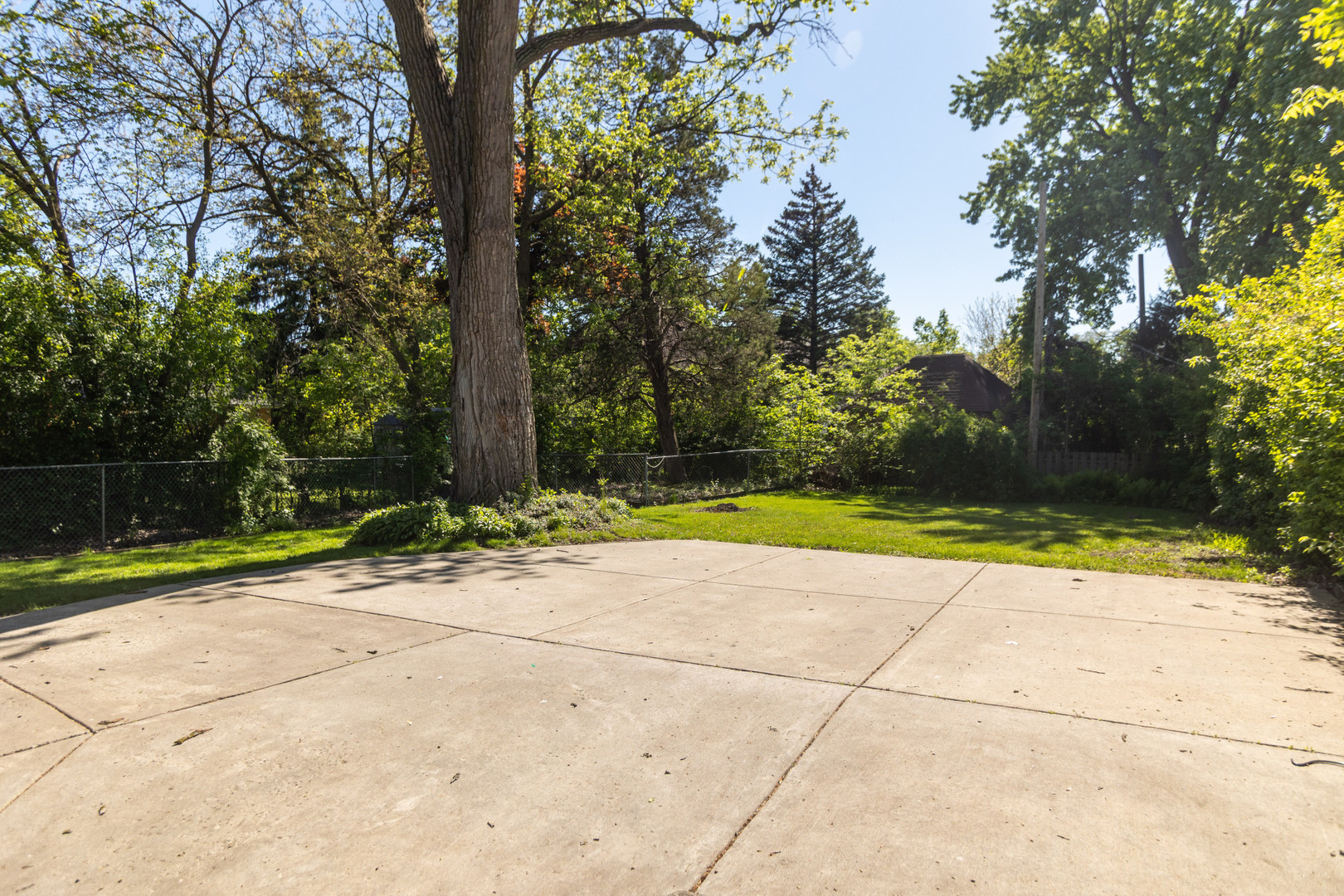 1220 S River Road, Des Plaines, IL 60018