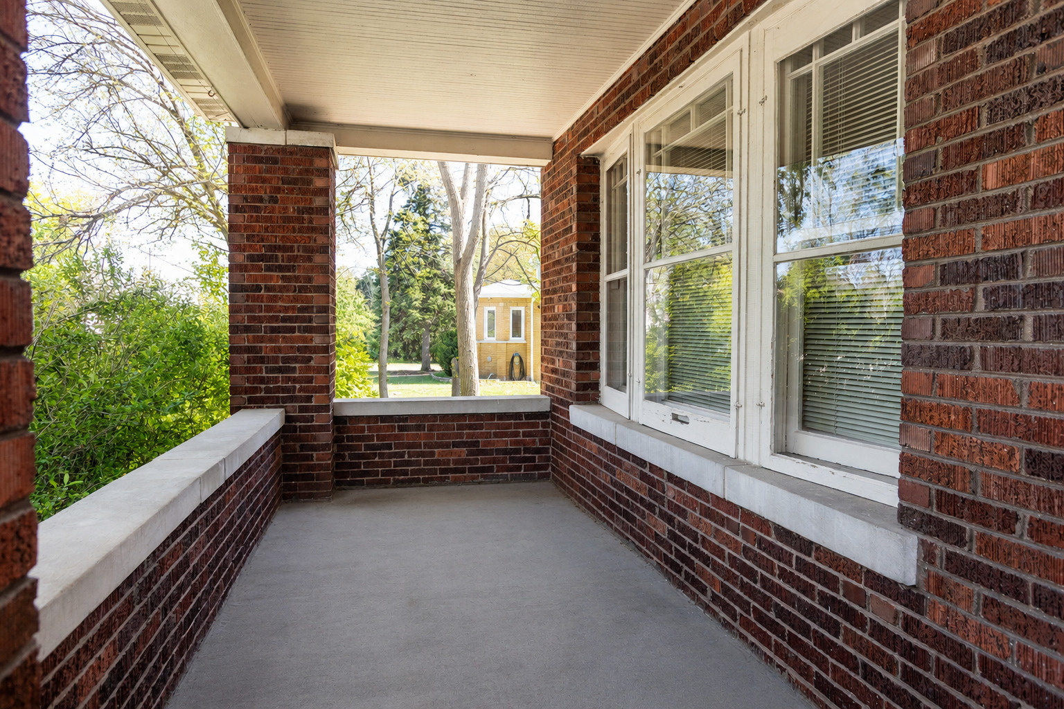 1220 S River Road, Des Plaines, IL 60018