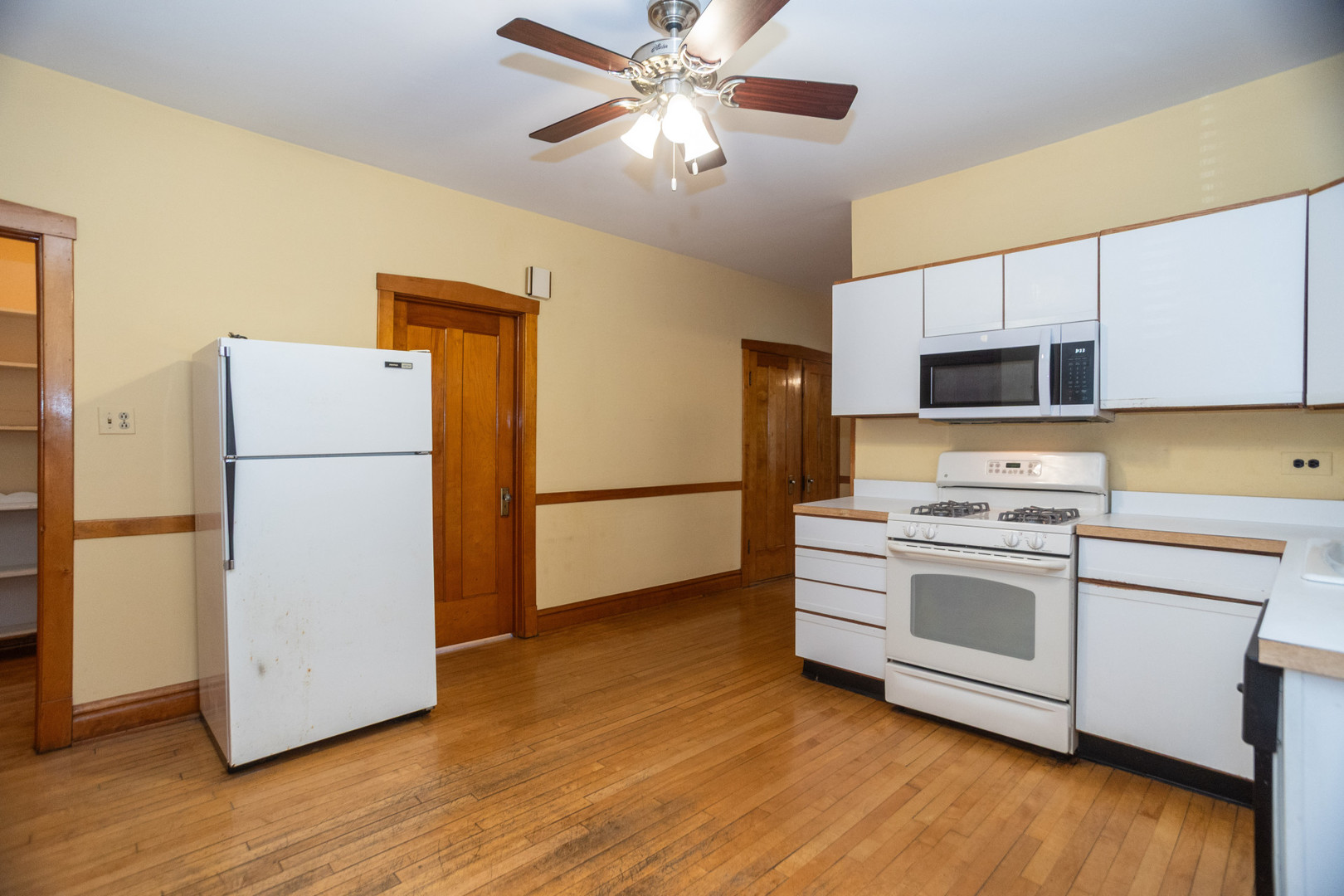 1220 S River Road, Des Plaines, IL 60018