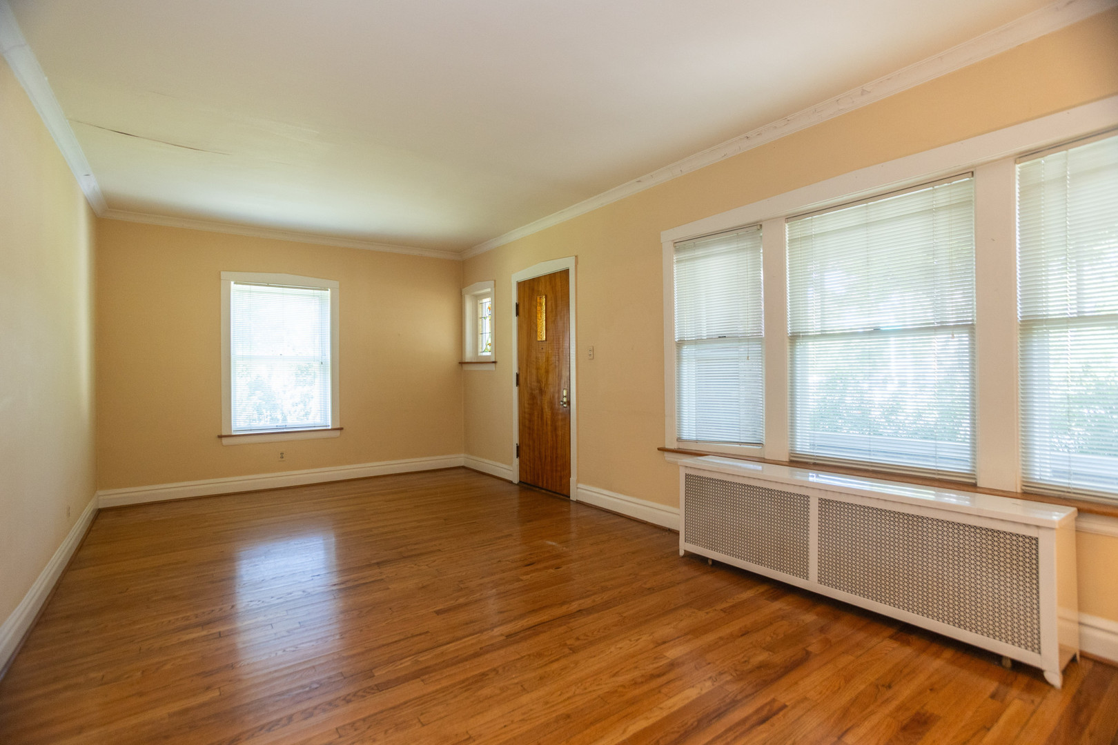 1220 S River Road, Des Plaines, IL 60018