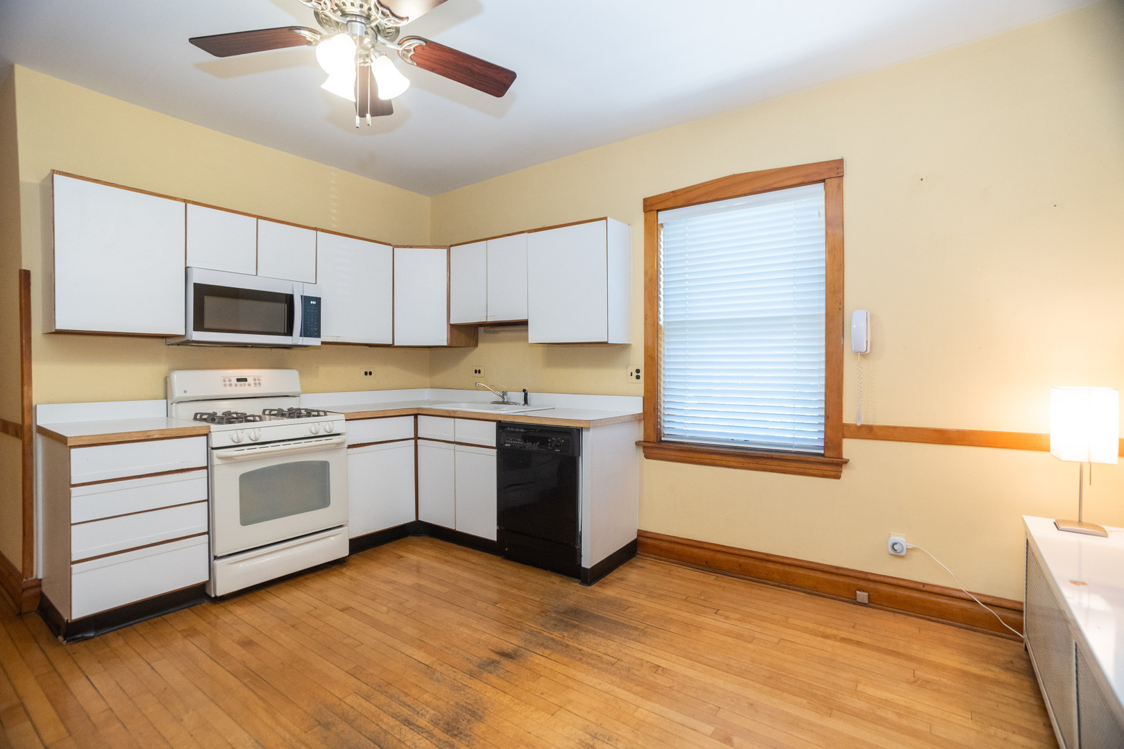 1220 S River Road, Des Plaines, IL 60018