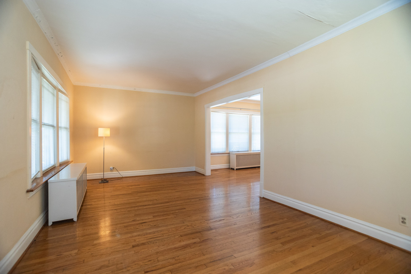 1220 S River Road, Des Plaines, IL 60018