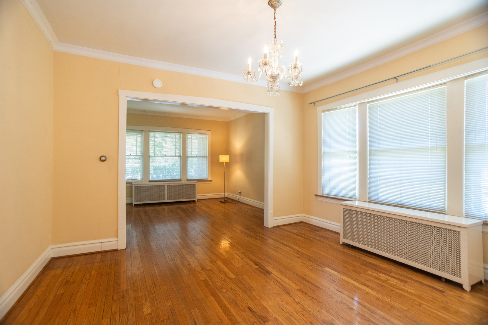 1220 S River Road, Des Plaines, IL 60018