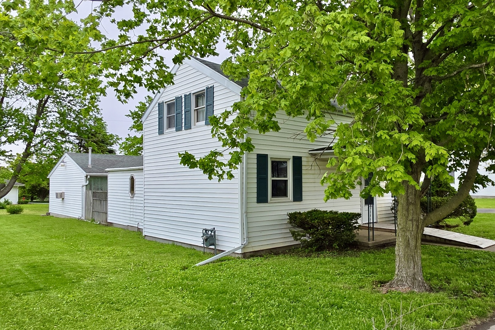 406 E North Street, Danvers, IL 61732