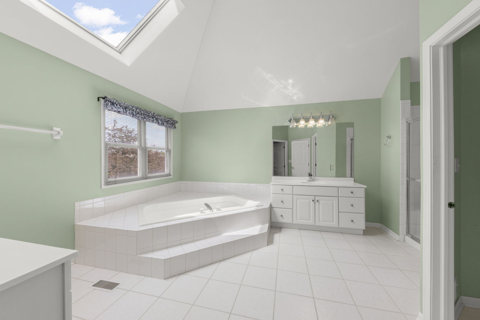 3748 Sunburst Lane, Naperville, IL 60564
