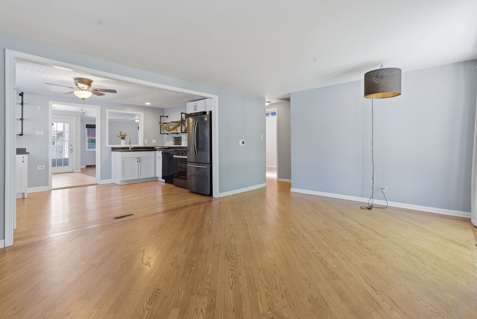 8753 S Kostner Avenue, Hometown, IL 60456