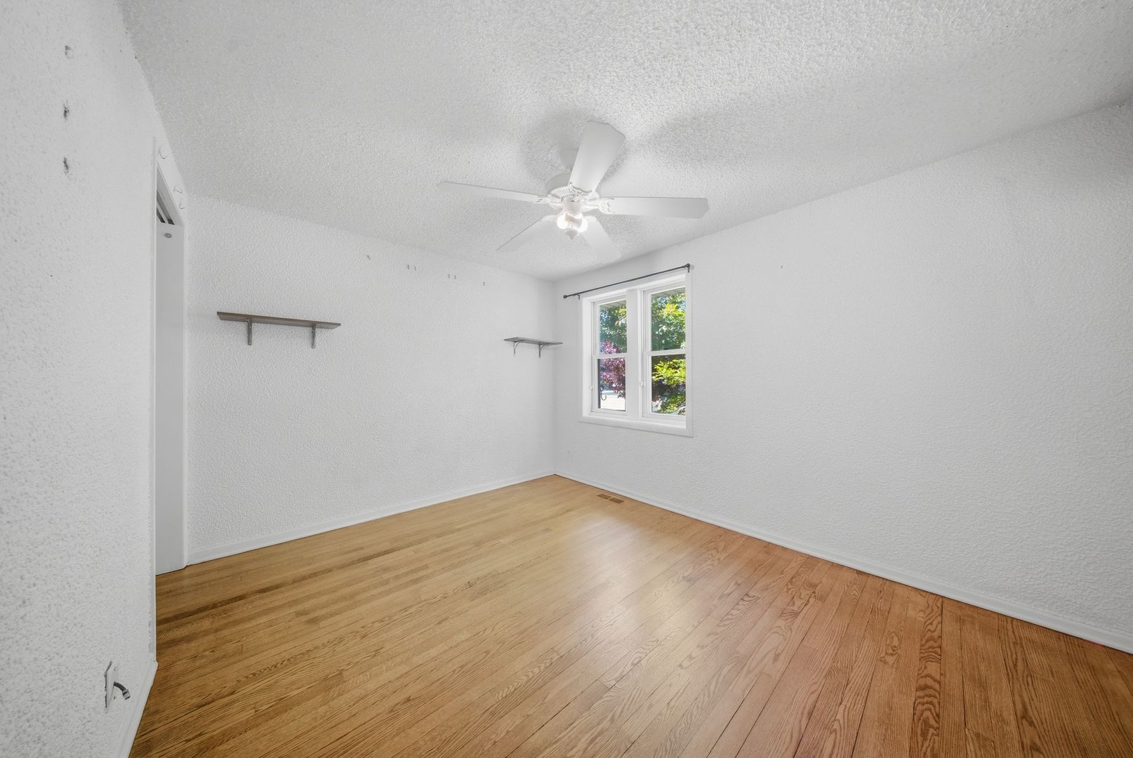 8753 S Kostner Avenue, Hometown, IL 60456