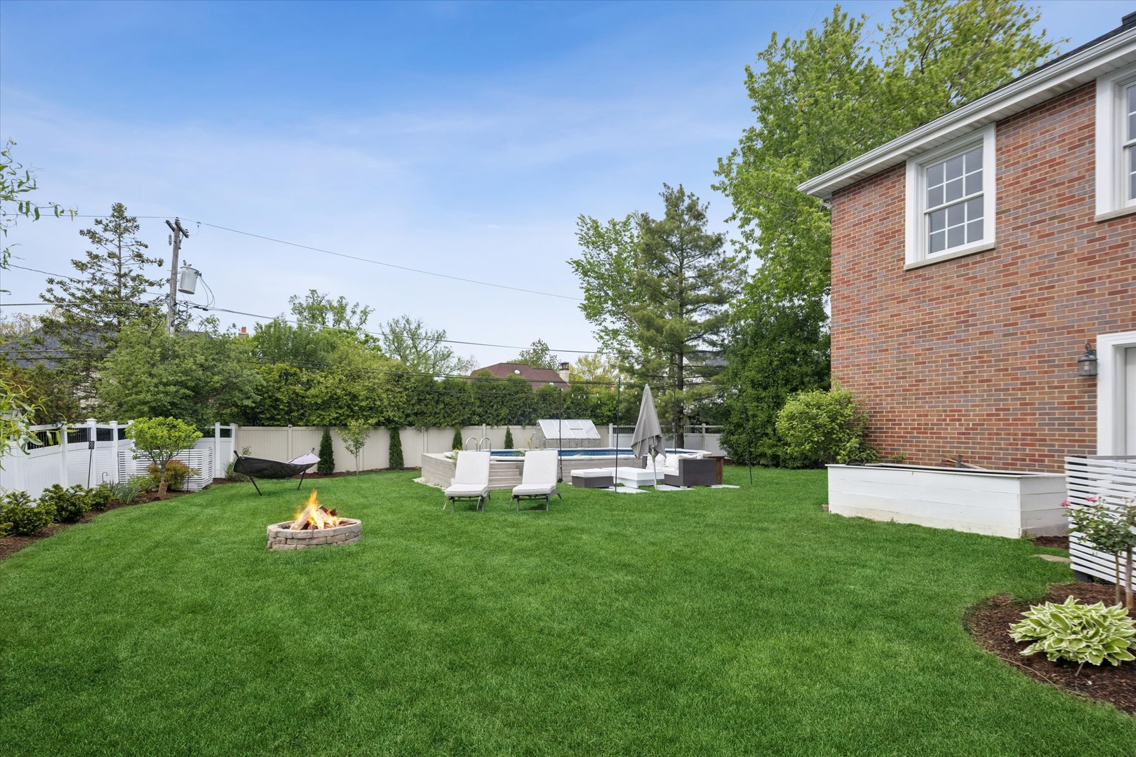 245 W Winthrop Avenue, Elmhurst, IL 60126