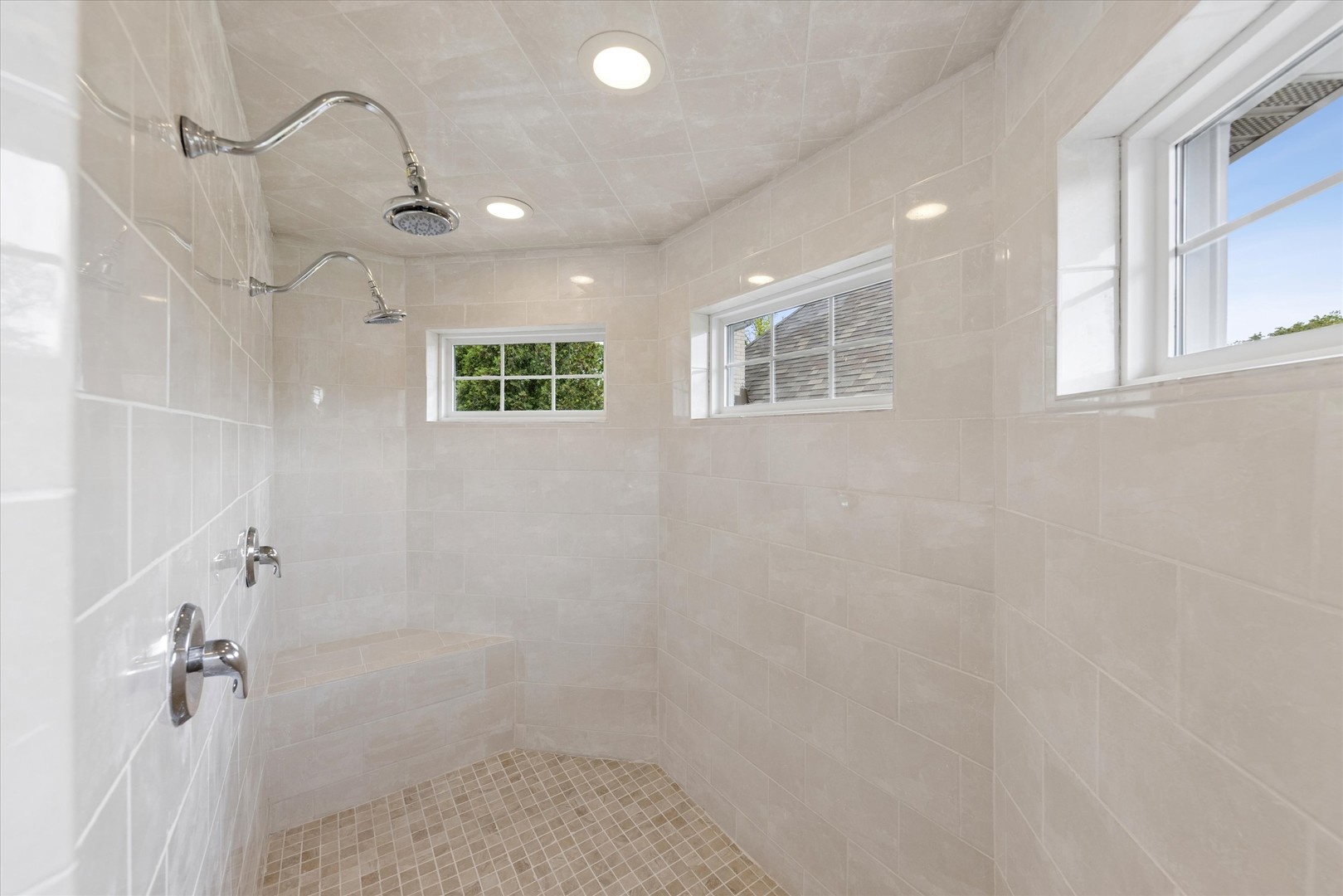 245 W Winthrop Avenue, Elmhurst, IL 60126