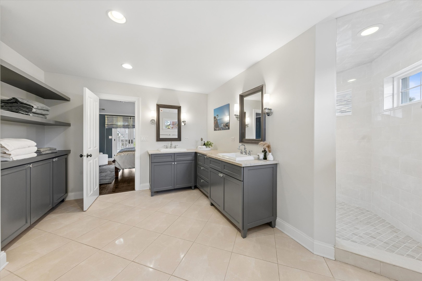 245 W Winthrop Avenue, Elmhurst, IL 60126