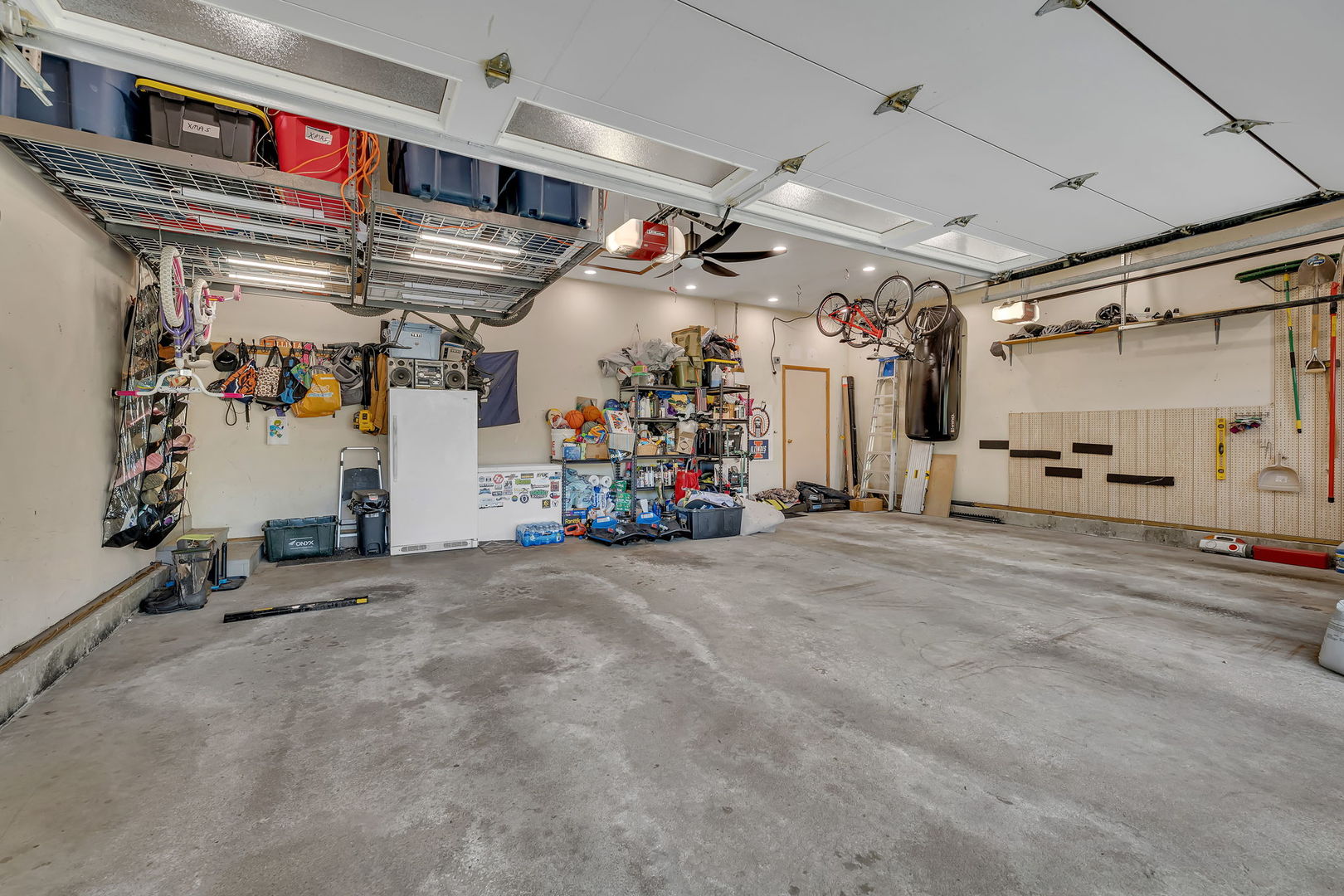 1147 Silo Hill Drive, Grayslake, IL 60030