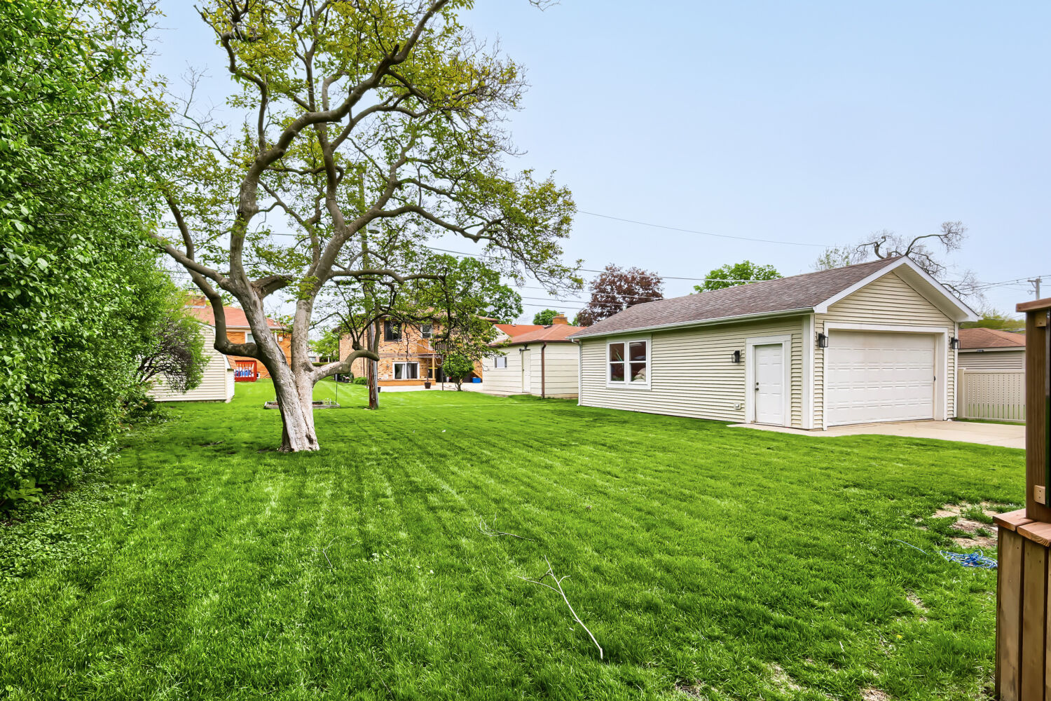 26 W Glenlake Avenue, Roselle, IL 60172