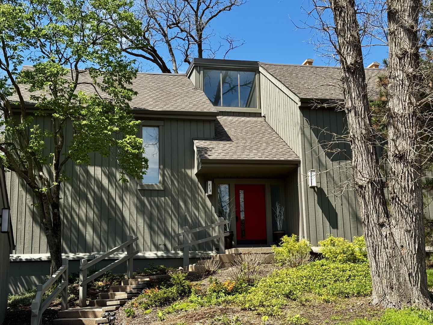 412 Deer Trail Hill #B, Lake Barrington, IL 60010