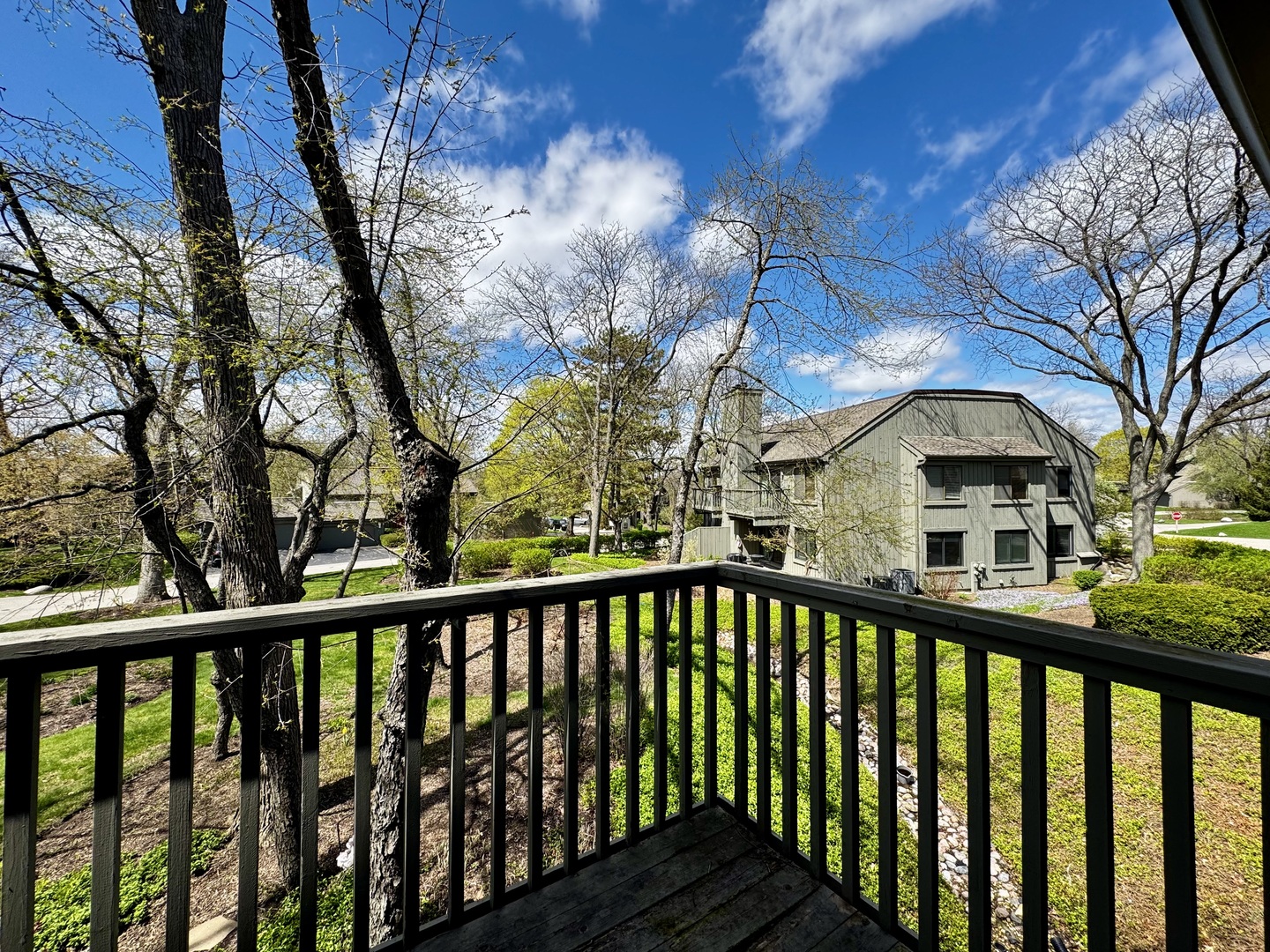 412 Deer Trail Hill #B, Lake Barrington, IL 60010