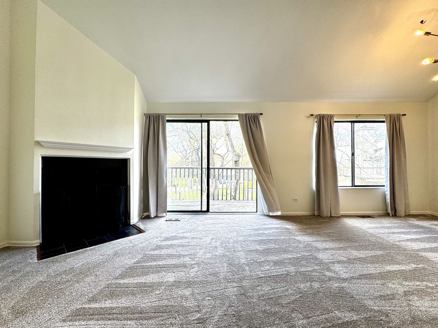 412 Deer Trail Hill #B, Lake Barrington, IL 60010
