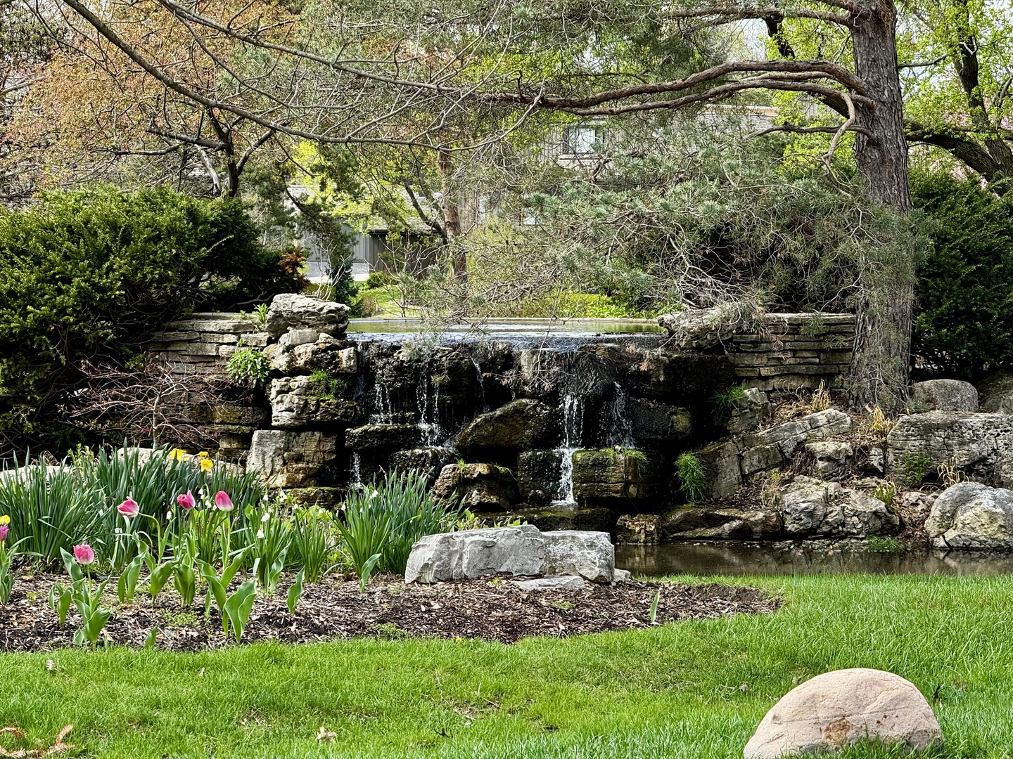 412 Deer Trail Hill #B, Lake Barrington, IL 60010