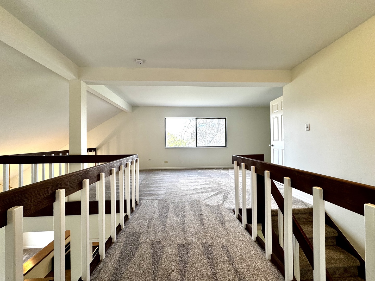 412 Deer Trail Hill #B, Lake Barrington, IL 60010