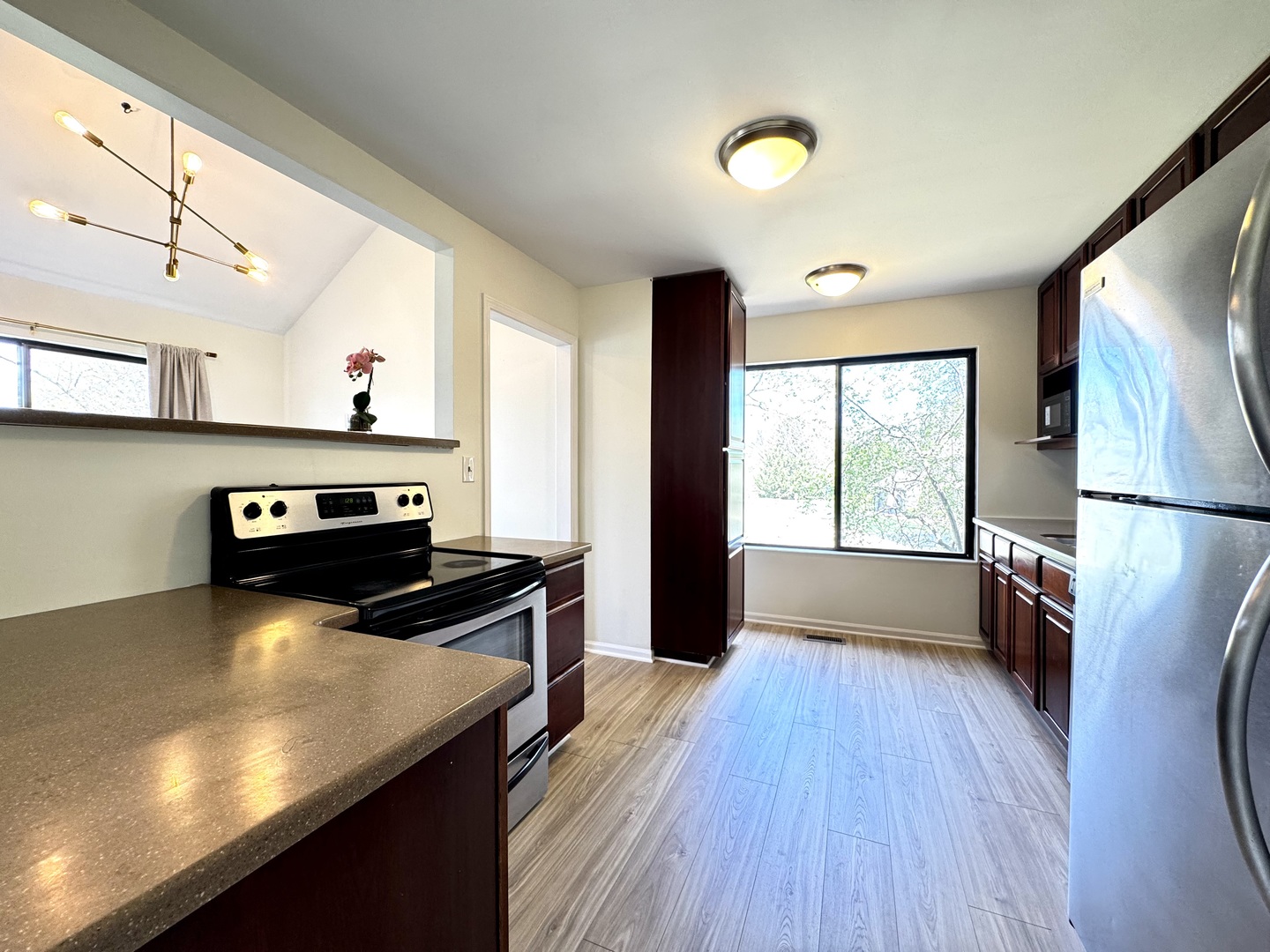 412 Deer Trail Hill #B, Lake Barrington, IL 60010