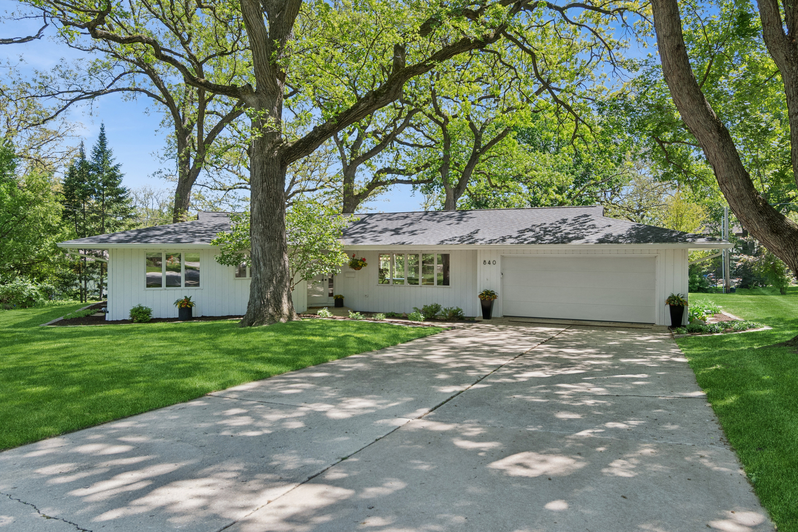 840 Hawthorne Drive, Naperville, IL 60540