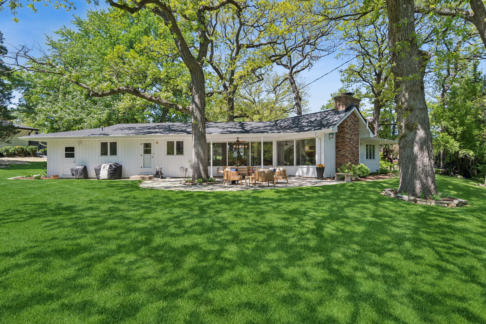 840 Hawthorne Drive, Naperville, IL 60540