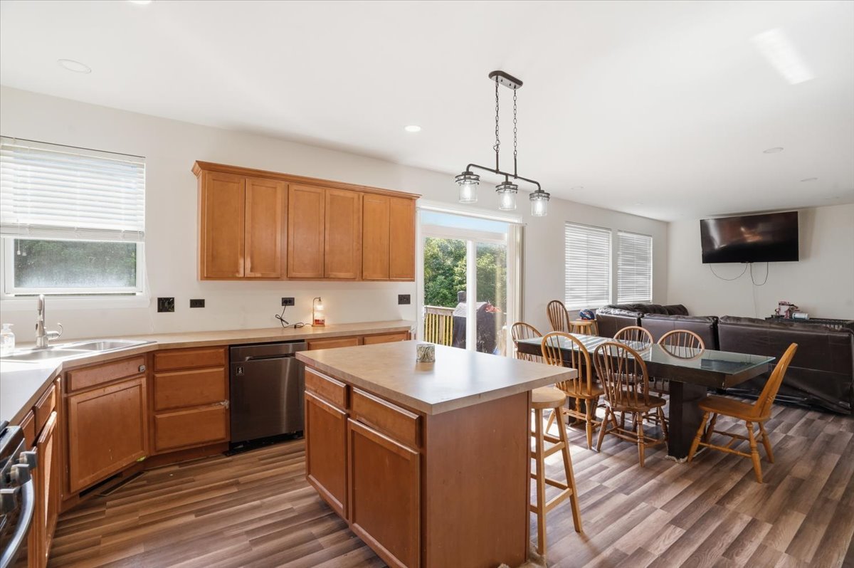 1321 Wentworth Drive, Volo, IL 60020