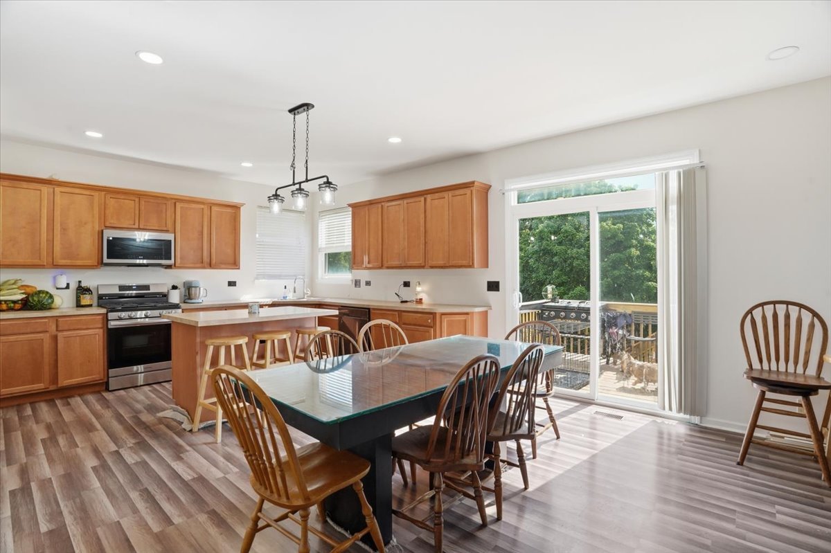 1321 Wentworth Drive, Volo, IL 60020
