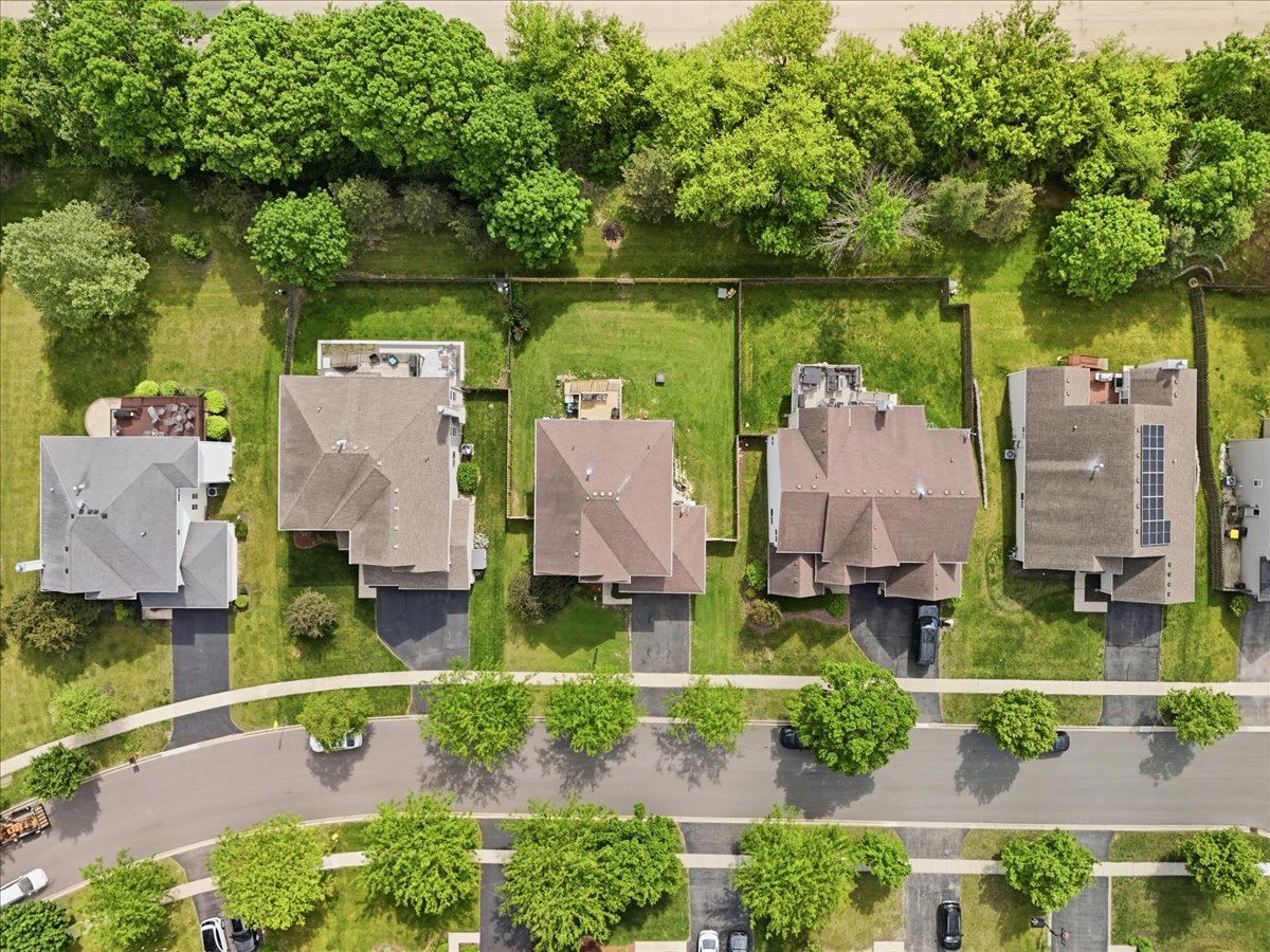 1321 Wentworth Drive, Volo, IL 60020