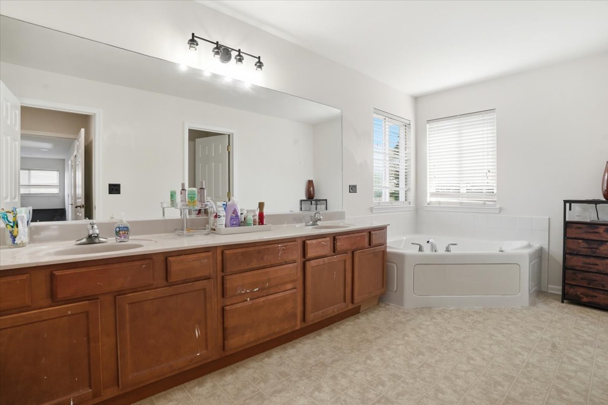 1321 Wentworth Drive, Volo, IL 60020